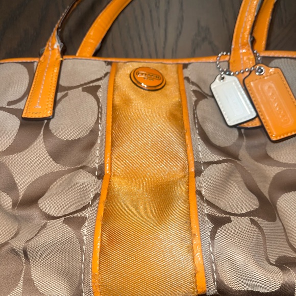 Coach - Picture 2 of 6